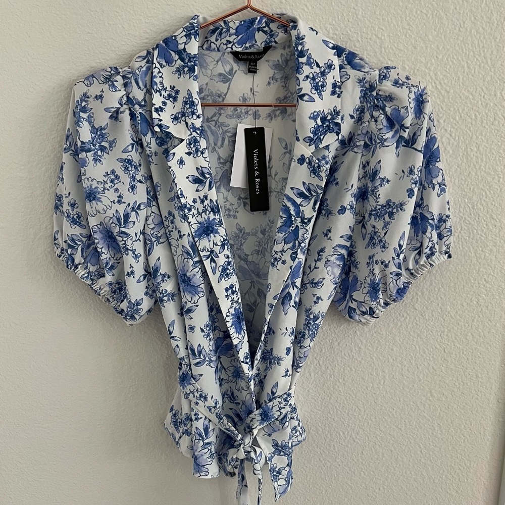 NWT Violets & Roses wrap top